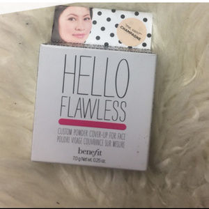 Benefit Hello Flawless Powder in Champagne